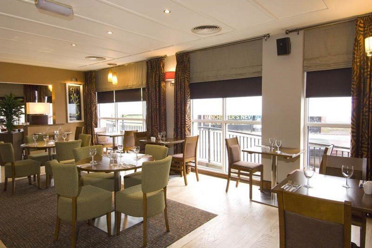Premier Inn Manchester City Centre エクステリア 写真