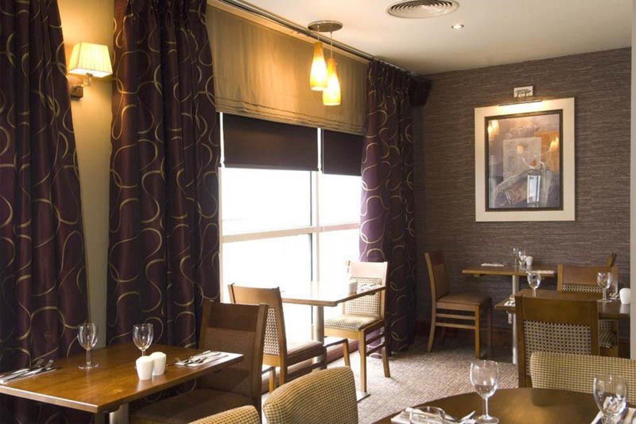 Premier Inn Manchester City Centre エクステリア 写真